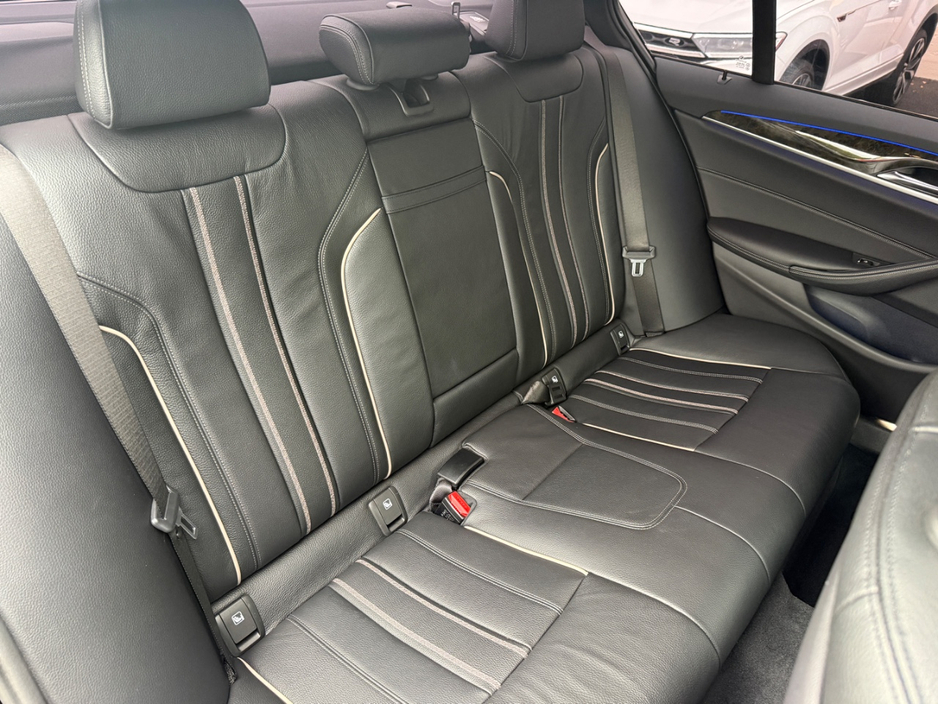 BMW 5 Series 530E M-SPORT 184BHP AUTOMATIC HYBRID *VIRTUAL COCKPIT, REAR VIEW CAMERA, 19 " DIAMOND CUT ALLOYS, PARKING SENSORS FRONT & REAR, MEMORY SEATS, LEATHER UPHOLSTERY, 3 STAGE HEATED SEATS,HEADS UP DISPLAY* — thumbnail 11