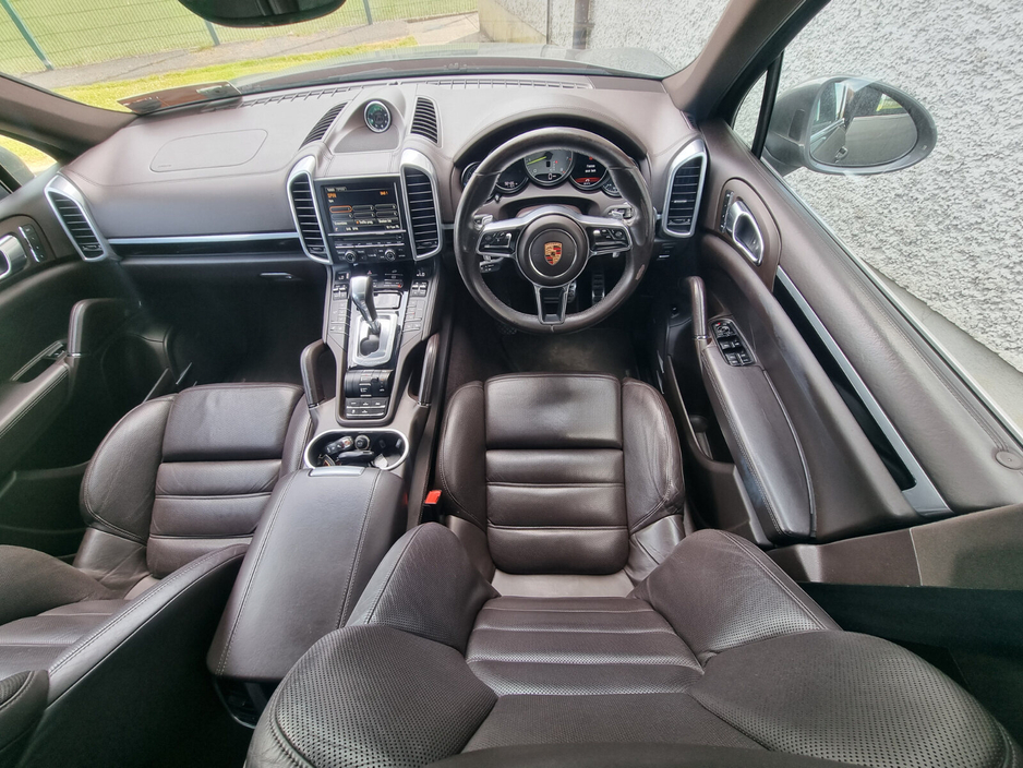 2015 Porsche Cayenne 3L Petrol Plug-in Hybrid For Sale Images
