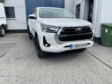 Toyota Hilux INVINCIBLE 2.4D-4D 4WD...