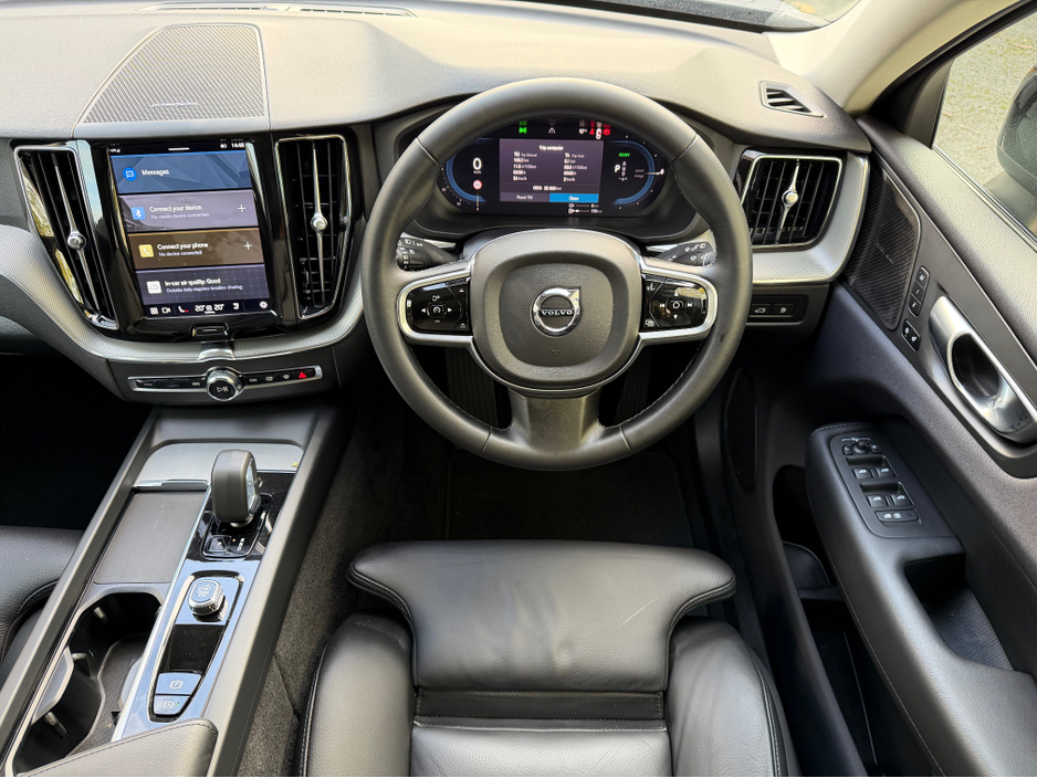 2023 Volvo XC60 2L Petrol Plug-in Hybrid For Sale Images