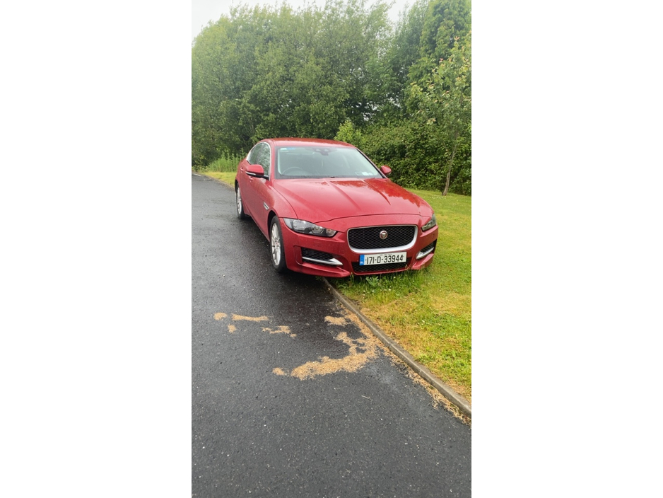 Jaguar XE MY 17 2.0 D 163PS SE 4DR — thumbnail 2