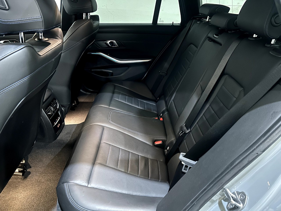 2024 BMW 3 Series 2L Petrol Plug-in Hybrid For Sale Images