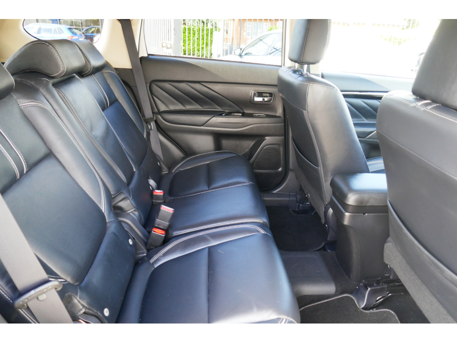2017 Mitsubishi Outlander 2L Petrol Hybrid For Sale Images