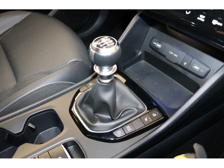 Hyundai Tucson Executive Plus Diesel 1.6L SUV - Avail of 4.9% APR Finance - Very Well-Kept, One Previous Owner and Mooney - — thumbnail 20