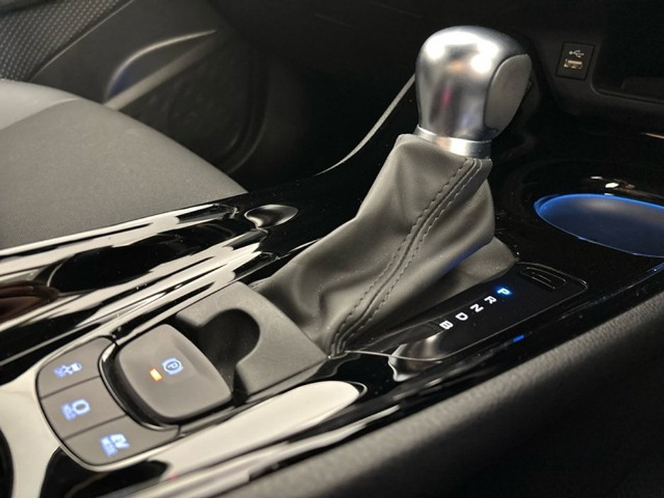 Toyota C-HR HYBRID SPORT 4DR AUTO — thumbnail 16