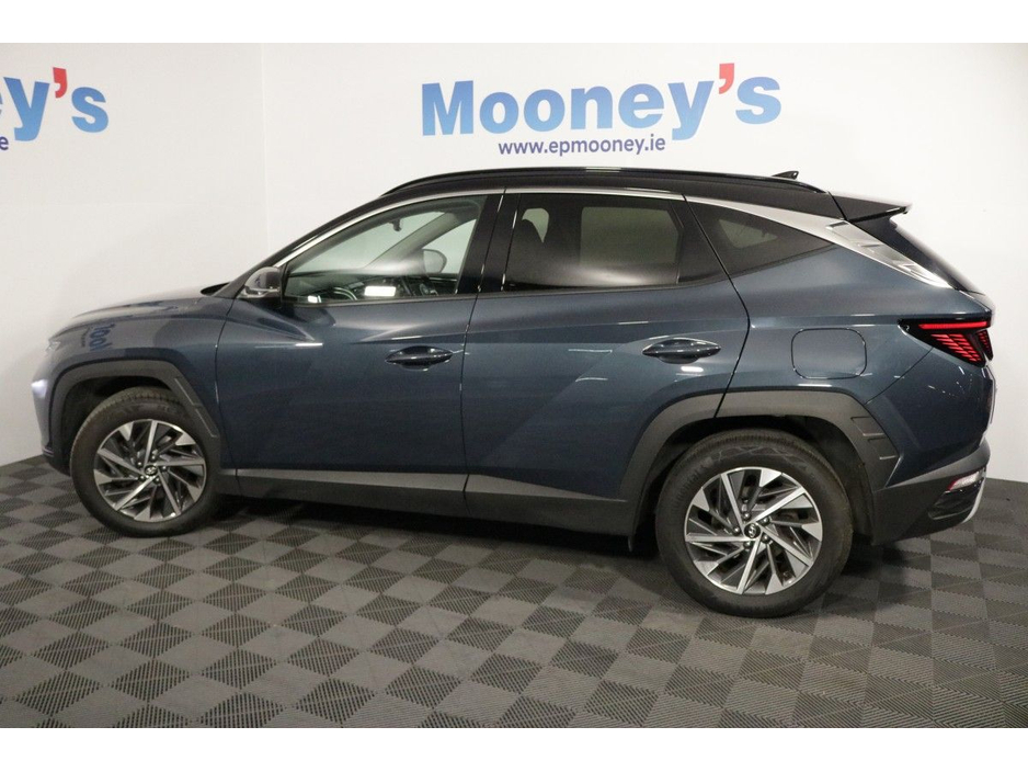 Hyundai Tucson Executive Plus Diesel 1.6L SUV - Avail of 4.9% APR Finance - Very Well-Kept, One Previous Owner and Mooney - — thumbnail 9