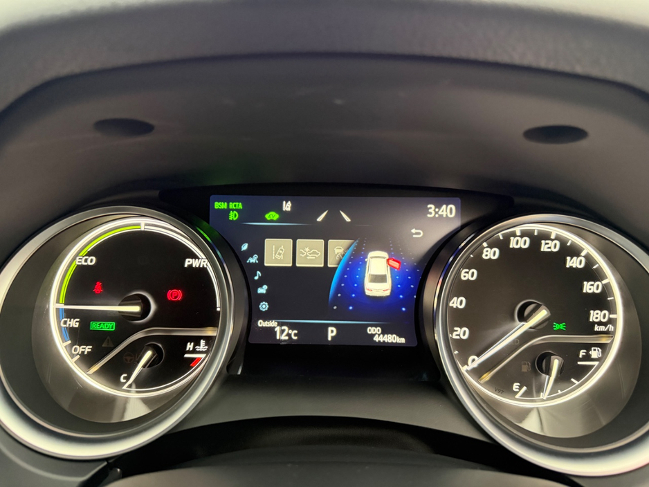 2023 Toyota Camry 2.5L Petrol Hybrid For Sale Images