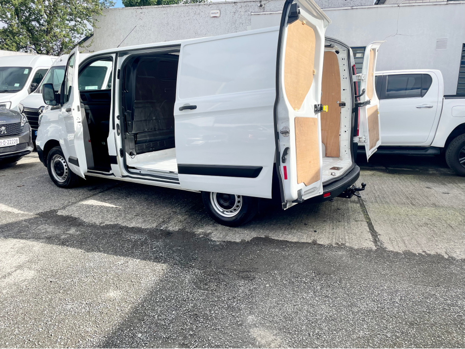 2022 Ford Transit Custom 2L Diesel For Sale Images