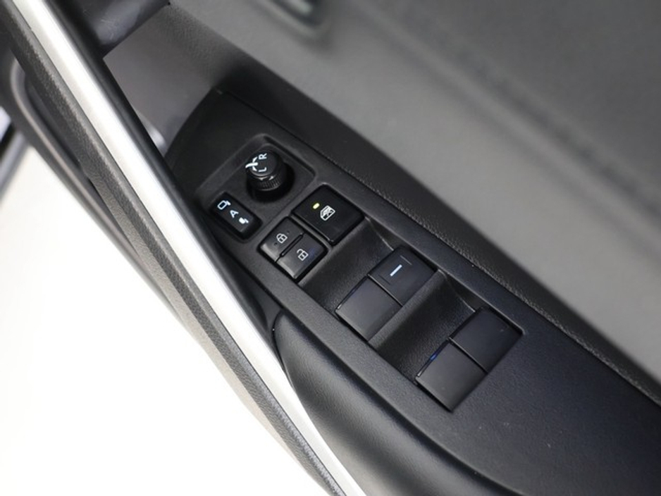 Toyota Corolla Cross Sport Hybrid — thumbnail 15