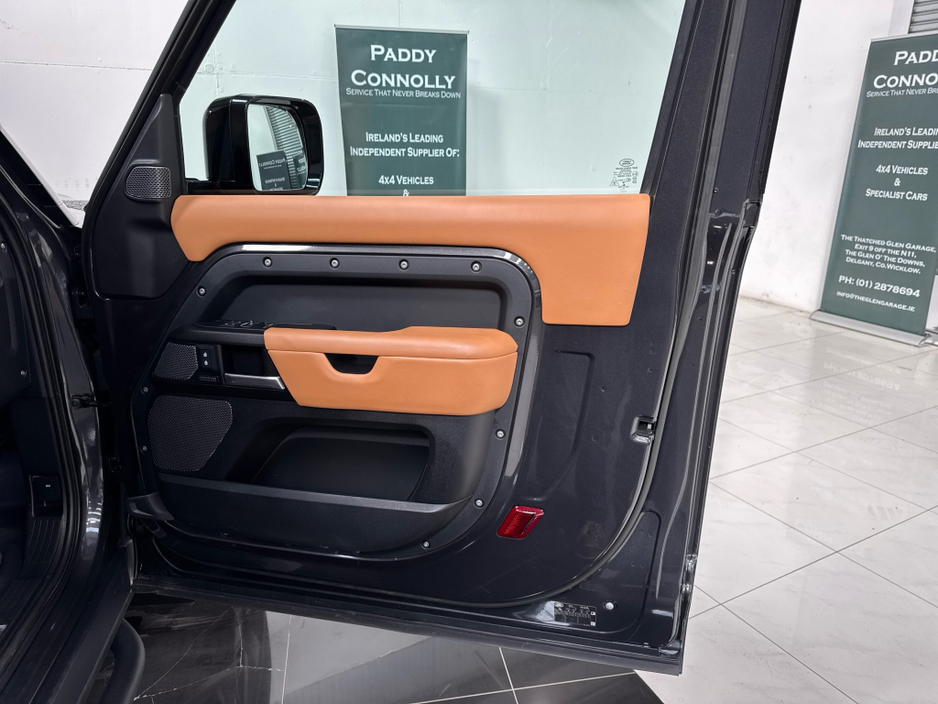 2023 Land Rover Defender 5.1L Petrol Plug-in Hybrid For Sale Images