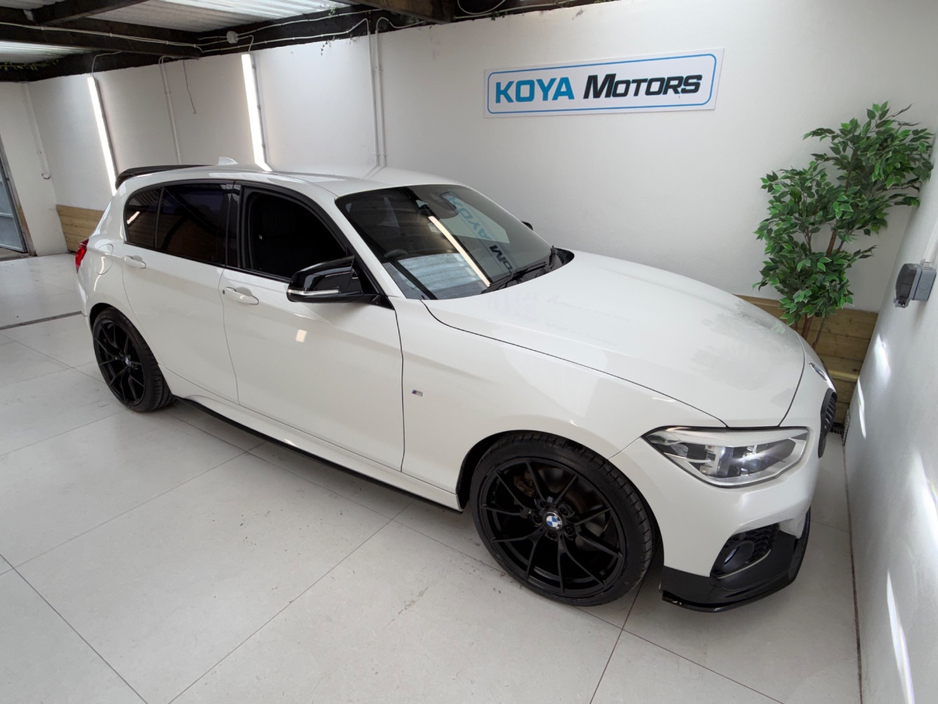 BMW 1 Series 118D 2.0 DIESEL M-SPORT PRO PLUS M-PERFORMANCE AUTOMATIC // M3 CS ALLOY PACKAGE INCLUDED // ALPINE WHITE METALLIC // LED MATRIX LIGHTING // LANE DEPARTURE ASSIST // PRO MEDIA PACK // CRUISE CONTROL — thumbnail 16