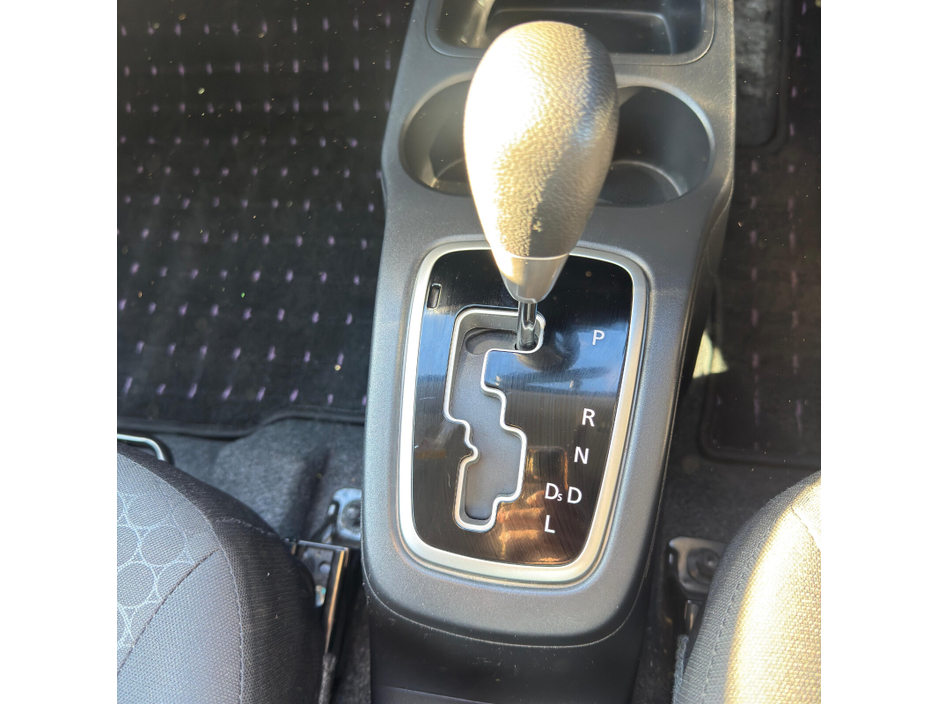 Mitsubishi Mirage — thumbnail 21