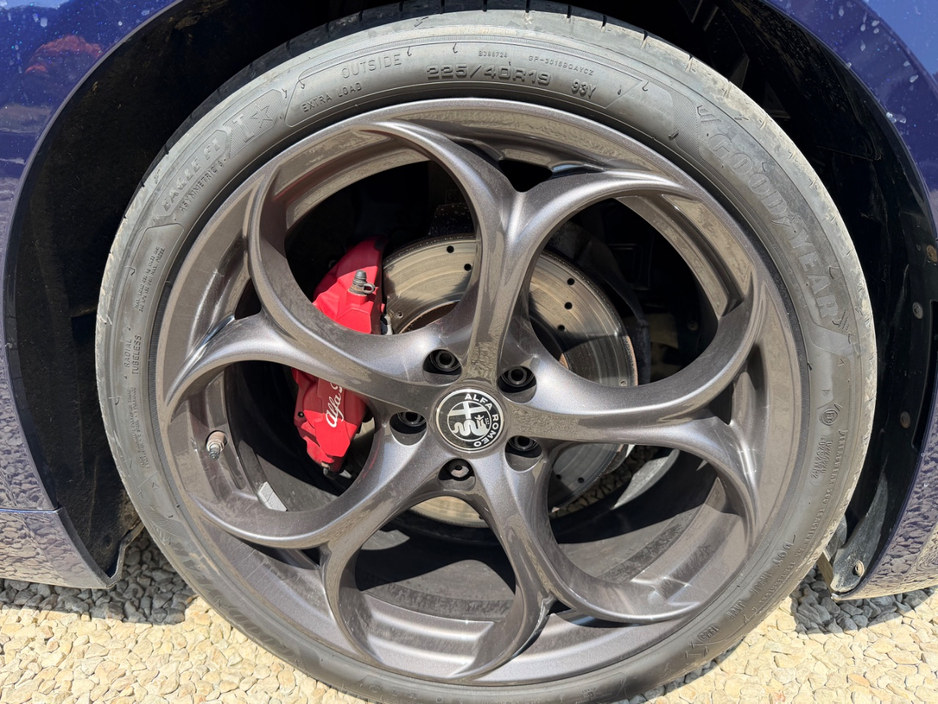 2017 Alfa Romeo Giulia 2.1L Diesel For Sale Images