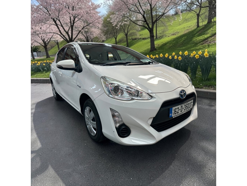 2016 Toyota Aqua 1.5L Petrol Hybrid For Sale Images