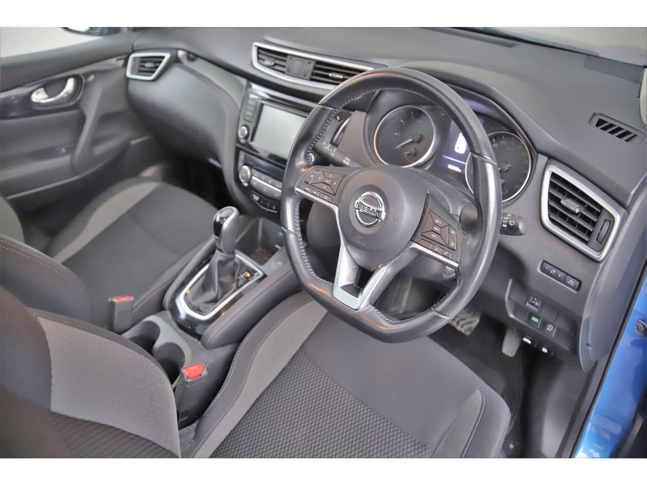 Nissan Qashqai 1.3 PET SE DCT *PANORAMIC ROOF*REVERSE CAM* — thumbnail 13