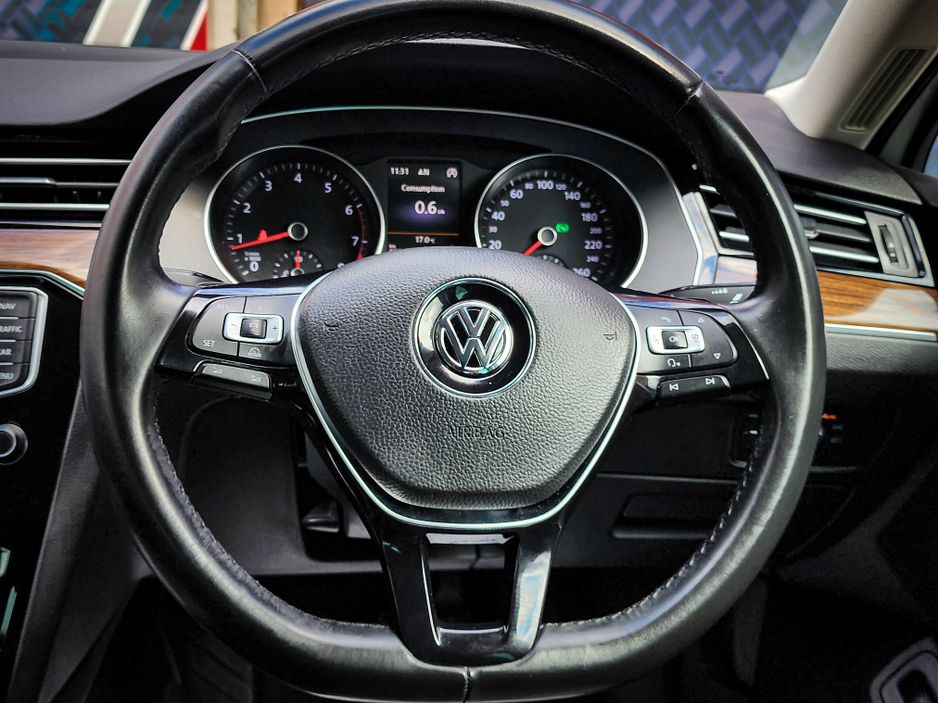2016 Volkswagen Passat 1.4L Petrol For Sale Images