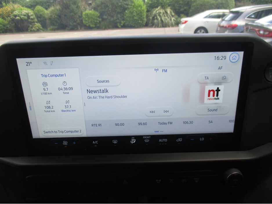 2026 Ford Transit Custom Kombi 2.5L Petrol Plug-in Hybrid For Sale Images