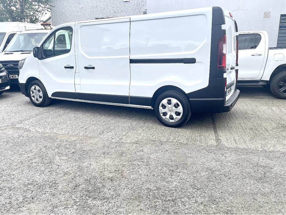2023 Renault Trafic 2L Diesel For Sale Images