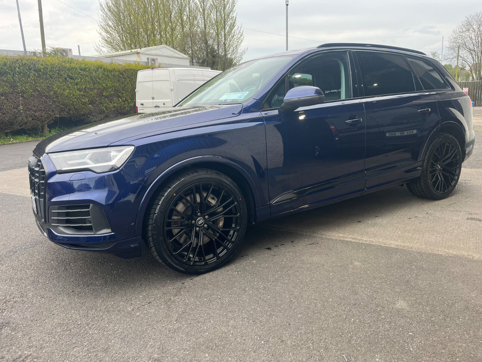 2022 Audi Q7 3L Petrol Plug-in Hybrid For Sale Images