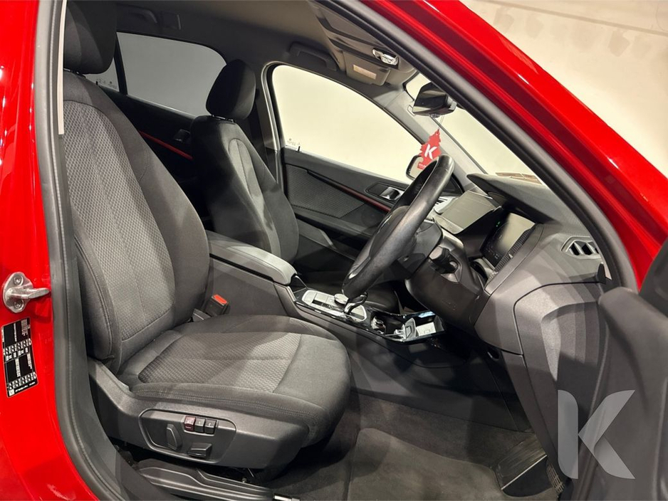 BMW 1 Series 1.5 AUTOMATIC - NEW MODEL - PLAY EDITION - CRUISE CONTROL - DIGITAL DASH REAR CAMERA/PARKING RADAR — thumbnail 17