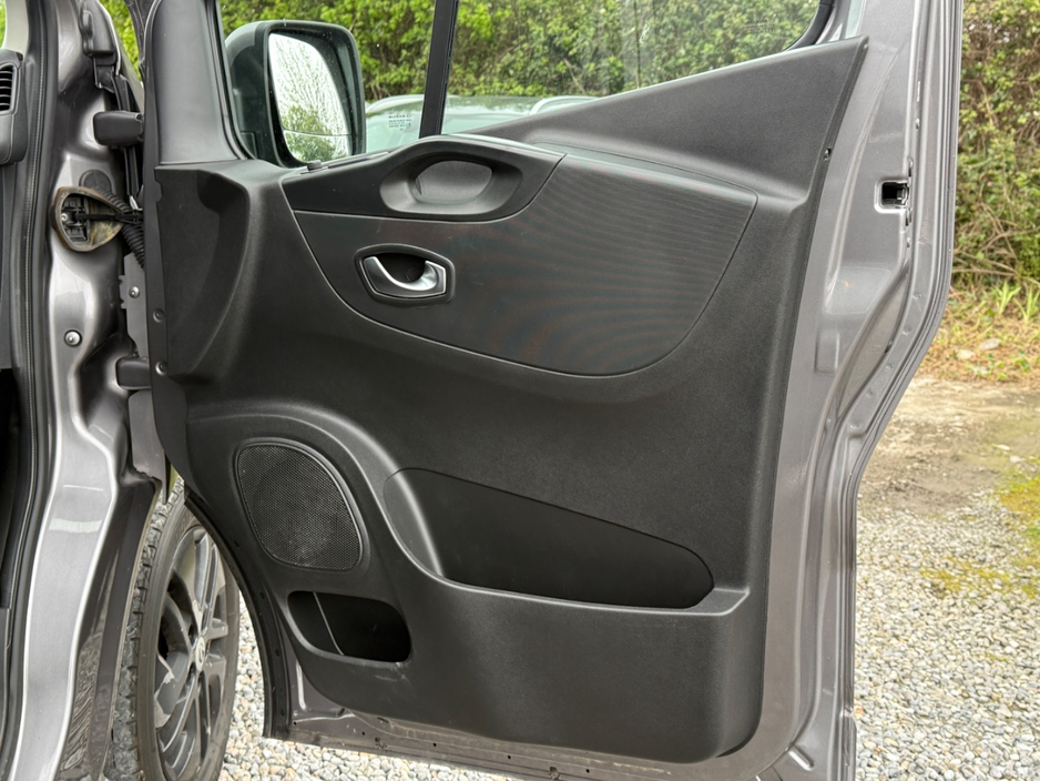 2021 Renault Trafic 2L Diesel For Sale Images