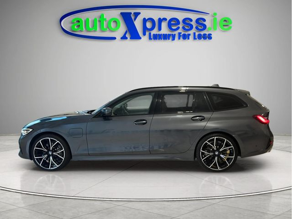 BMW 3 Series 330E SPORT PRO — thumbnail 3