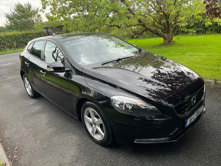2016 Volvo V40 2L Petrol For Sale Images
