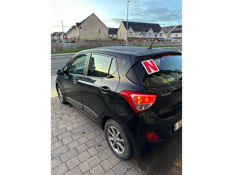 Hyundai i10 DELUXE 4DR — thumbnail 5