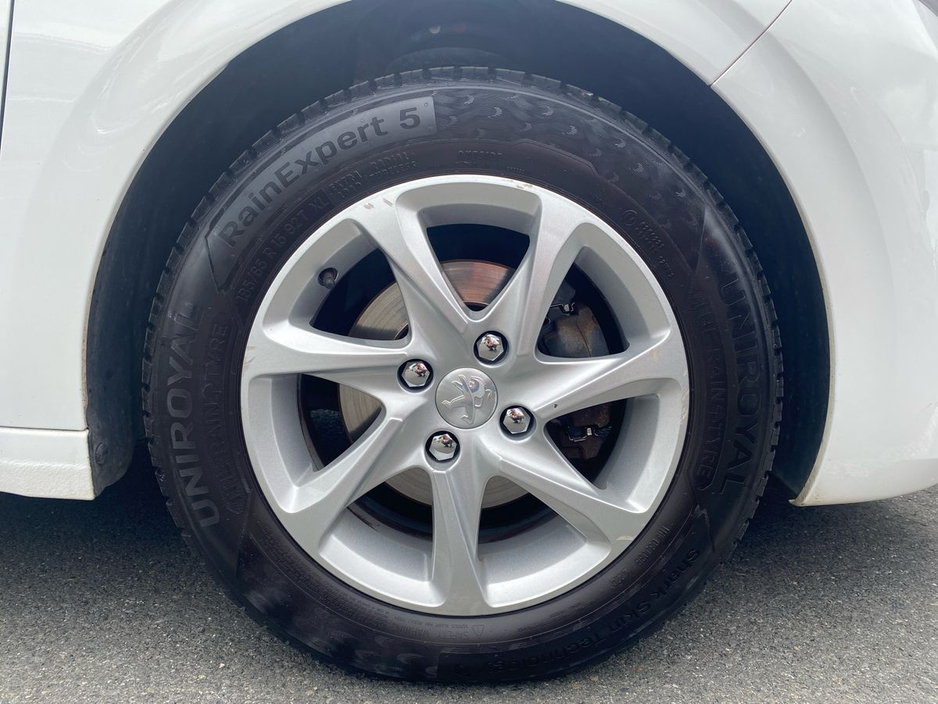Peugeot 208 1.2 PureTech Active — thumbnail 5