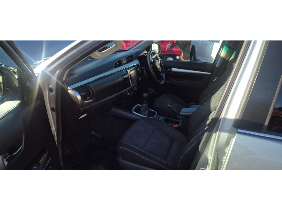 2017 Toyota Hilux 2.4L Diesel For Sale Images