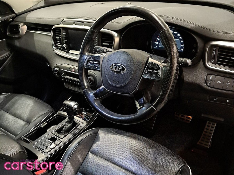 Kia Sorento 2.2 GT Line A/T * Full Kia Service History * 1 Owner Car — thumbnail 15
