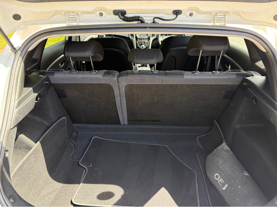 2012 Hyundai i30 1.6L Diesel For Sale Images