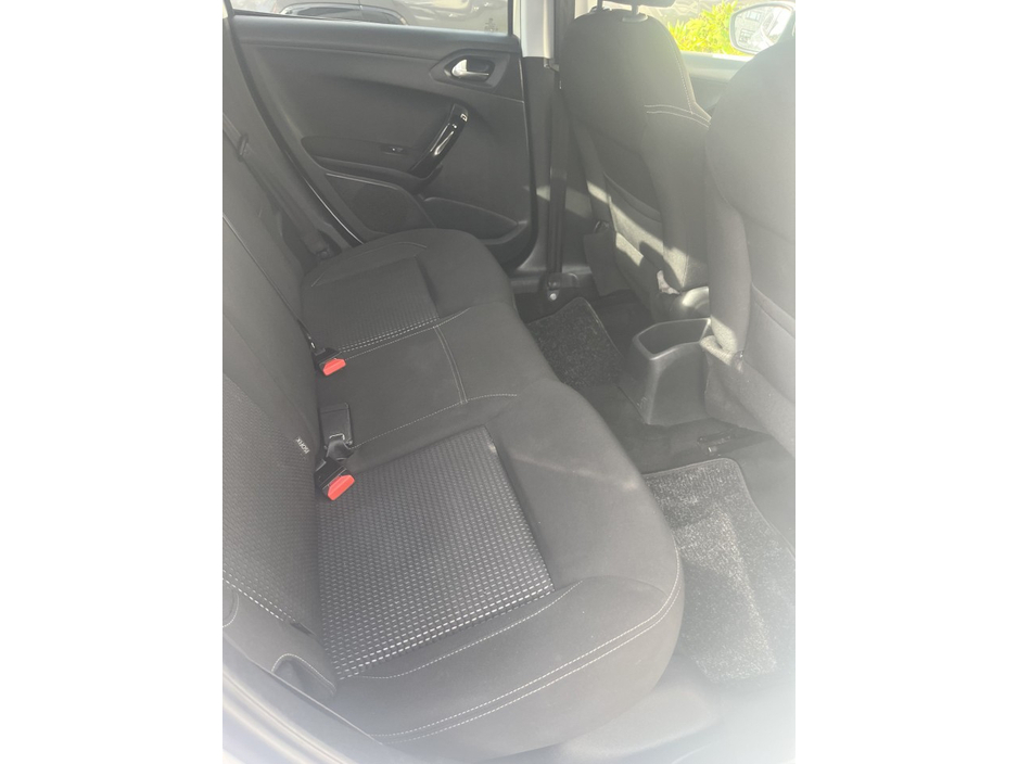 Peugeot 208 ALLURE 1.2 82 ECOMATIQUE S STT 4 — thumbnail 10