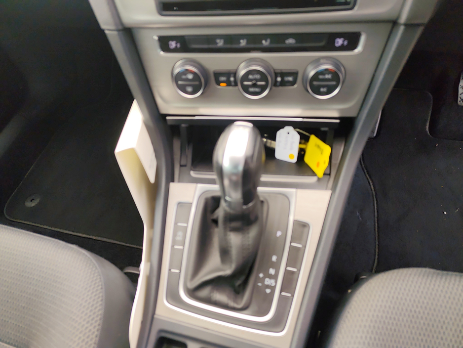 Volkswagen Golf 1.2 Estate Petrol Auto — thumbnail 10