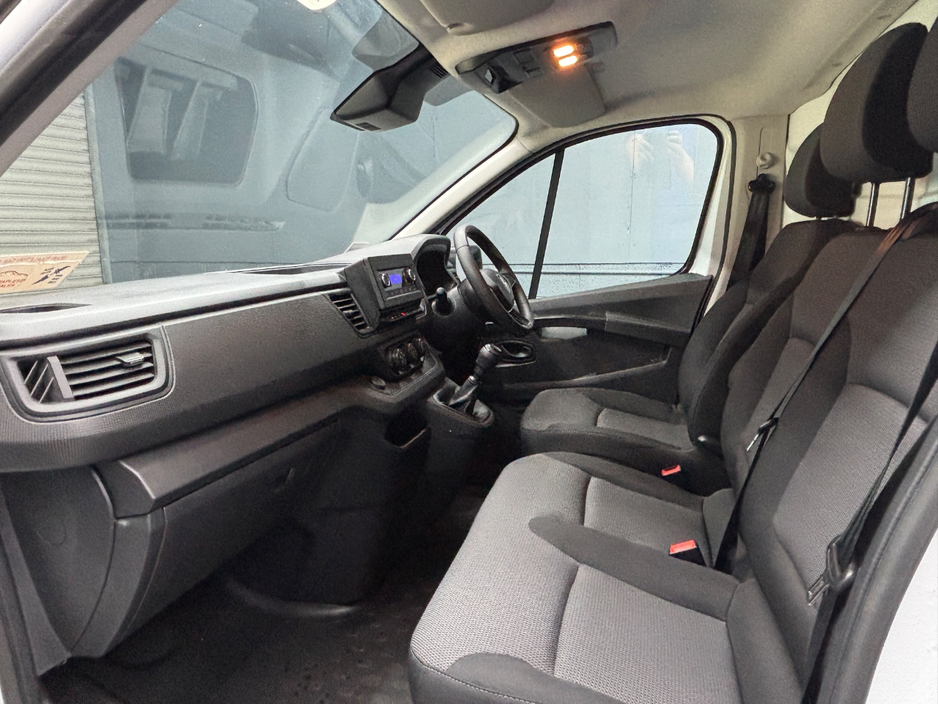 2024 Renault Trafic 2L Diesel For Sale Images