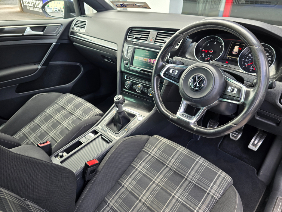 2016 Volkswagen Golf 2.0L Diesel For Sale Images