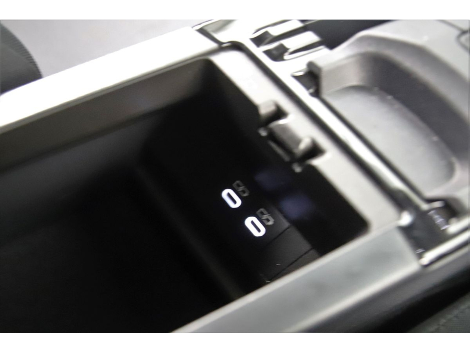 Toyota Prius *JUST REDUCED* 1.8 SELF CHARGING HYBRID *REVERSE CAM*PARK SENSORS* — thumbnail 22