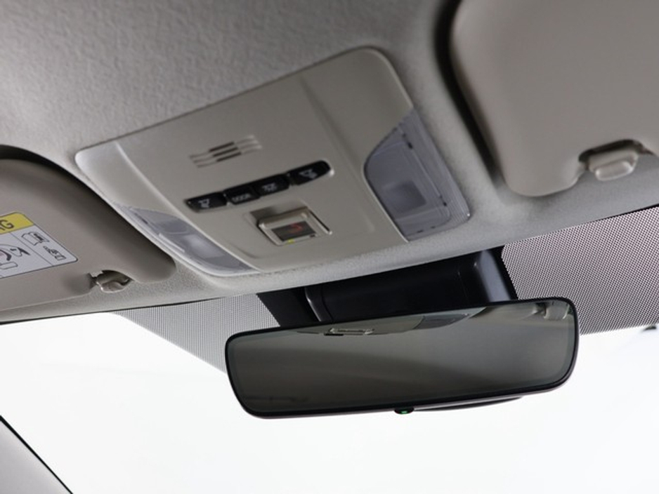 Toyota Corolla Luna Sport Hybrid Saloon — thumbnail 15