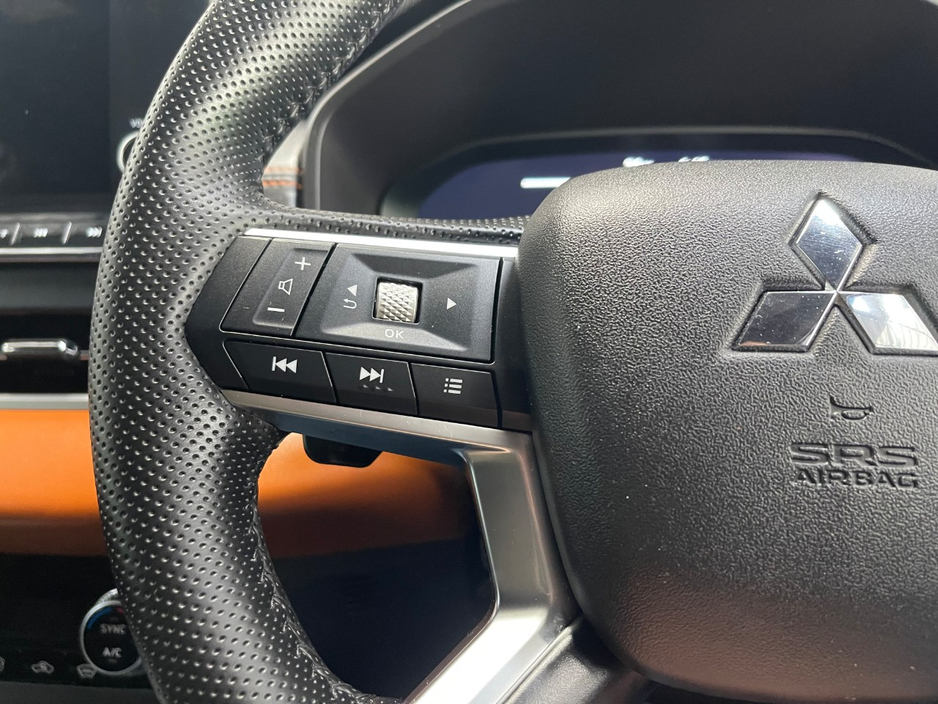 2022 Mitsubishi Outlander 2.4L Petrol Plug-in Hybrid For Sale Images