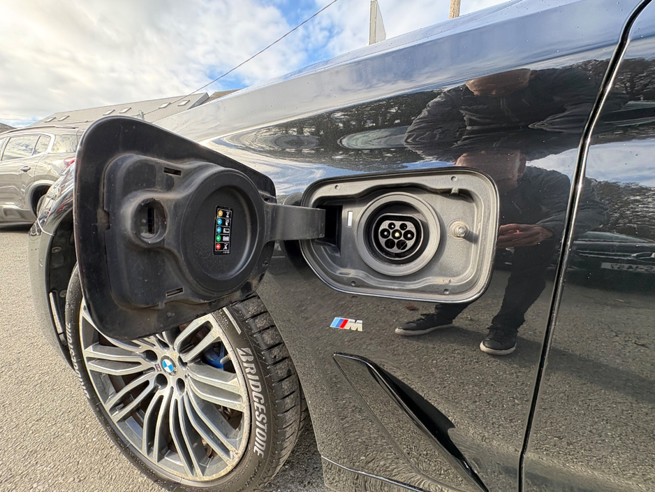 2019 BMW 5 Series 2L Petrol Plug-in Hybrid For Sale Images