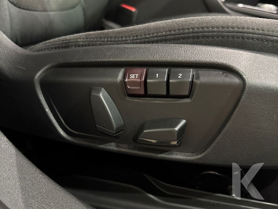 BMW 1 Series 1.5 AUTOMATIC PLAY EDITION - FACTORY ALLOYS - DIGITAL DASH - ELECTRIC SEAT/BOOT - REAR CAMERA/PARKING RADAR — thumbnail 19