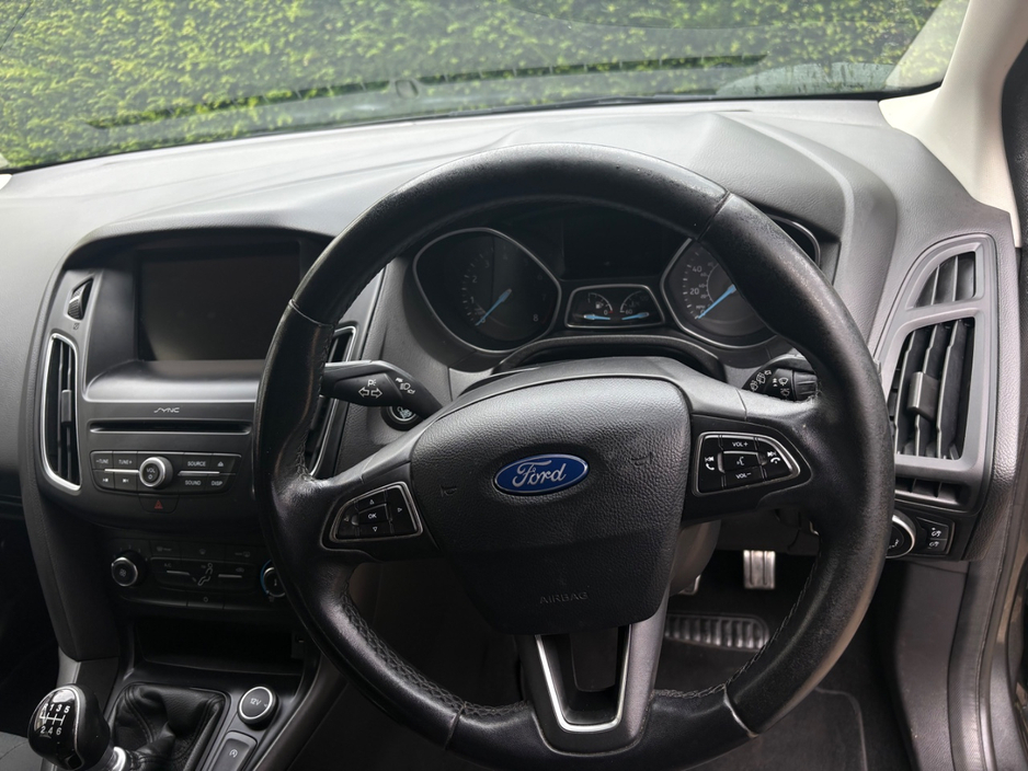 Ford Focus 1.0T ZETEC S ECOBOOST 12 — thumbnail 10