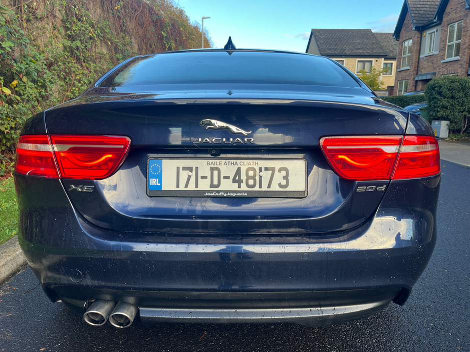 Jaguar XE 2.0 D Prestige Manual 180PS — thumbnail 6