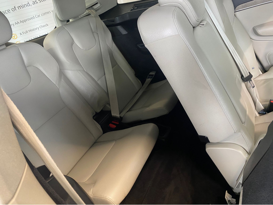 2023 Volvo XC90 2L Petrol Plug-in Hybrid For Sale Images