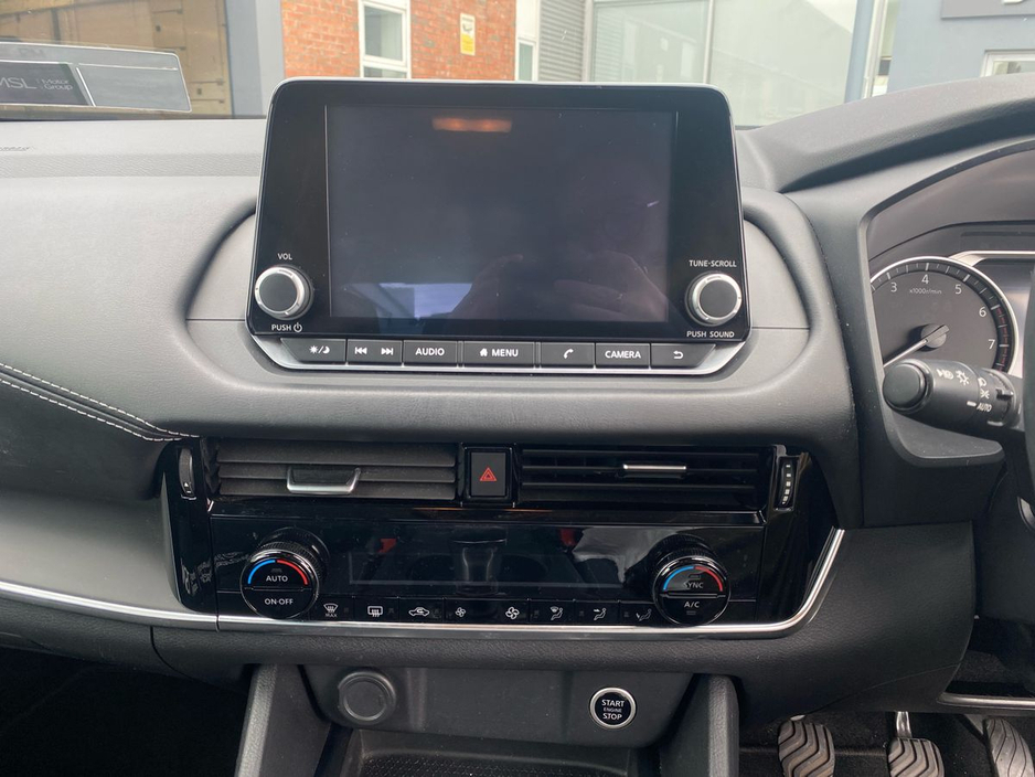 Nissan Qashqai 1.3 PET MILD HYBRID SV — thumbnail 11