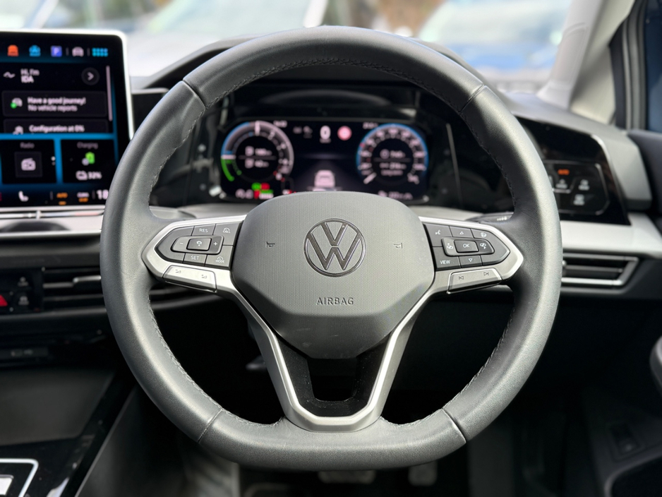 2024 Volkswagen Golf 1.5L Petrol Plug-in Hybrid For Sale Images