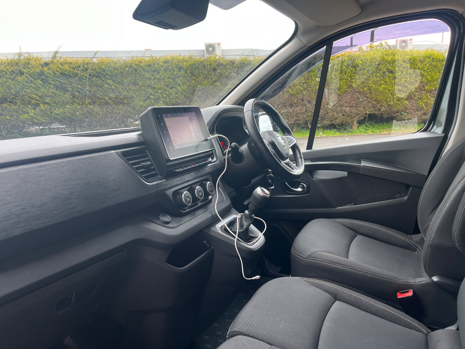 2023 Renault Trafic 2L Diesel For Sale Images