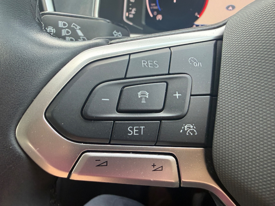 2023 Volkswagen T-Roc 2L Diesel For Sale Images