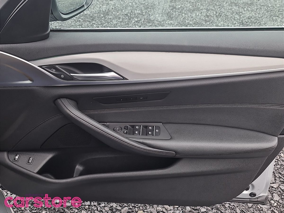 BMW 5 Series 530e SE Auto — thumbnail 17