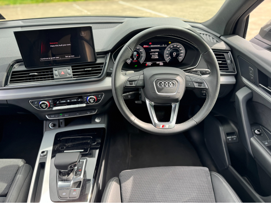 2024 Audi Q5 2L Petrol Plug-in Hybrid For Sale Images